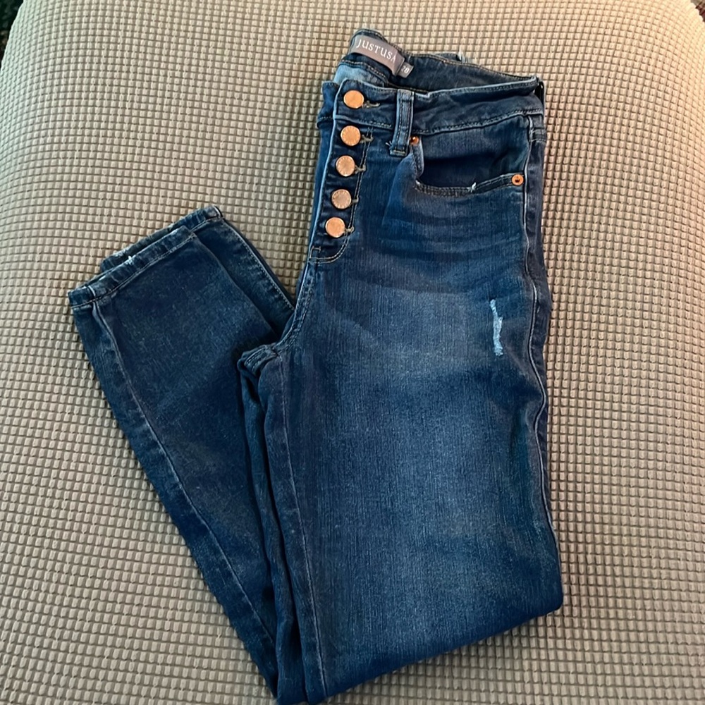 Just USA jeggings. Great condition. Medium dark wash. Butterfly. Women’s size 28
